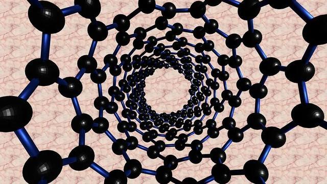 how many carbn atoms are common in graphene 