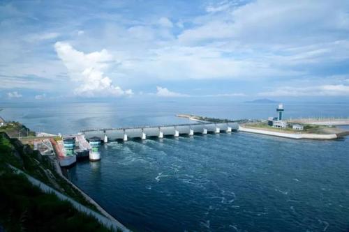What Are The Advantages Of Using Tidal Energy 