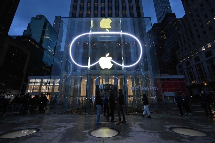 Apple Watch Series 10 Design Redesign: Ultra-Thin Body and Blood Pressure Monitoring 