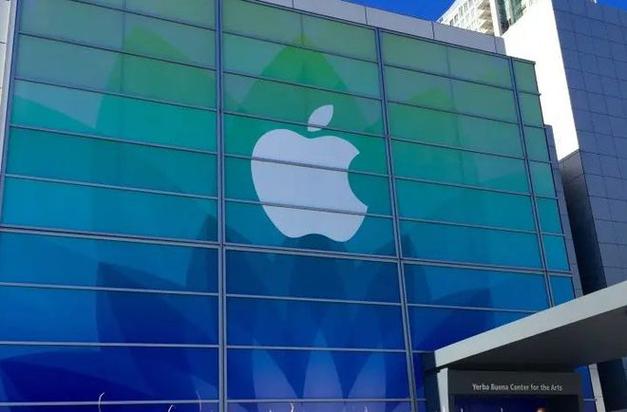 Apple Open Source Project Contributions: Swift Language and WebKit Engine Updates 